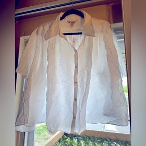 Size XL. White crop top blouse banana republic, brand new.